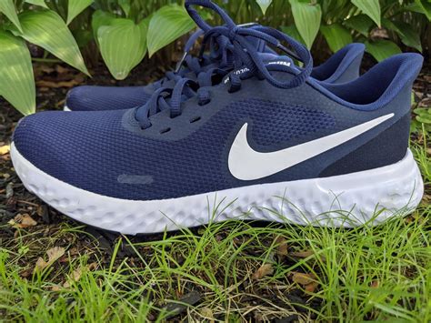 Nike revolution 5 shoes review